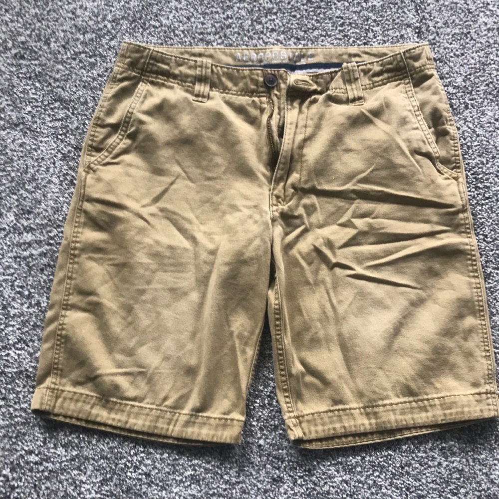 AéRopostale men’s cargo/khaki shorts size 32